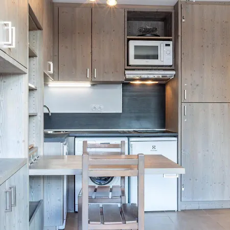 Superbe Renove Avec Balcon, Au Pied Des Pistes, En Plein Coeur De - Fr-1-694-299 Appartement