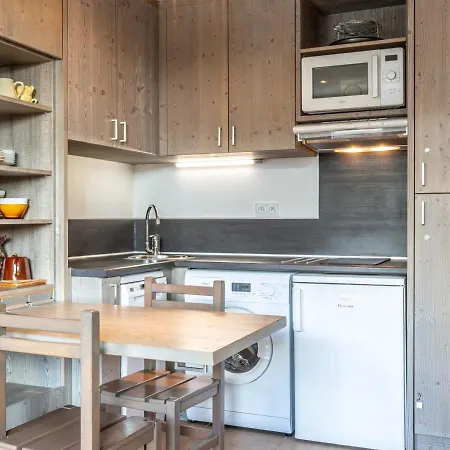 Superbe Renove Avec Balcon, Au Pied Des Pistes, En Plein Coeur De - Fr-1-694-299 Appartement *